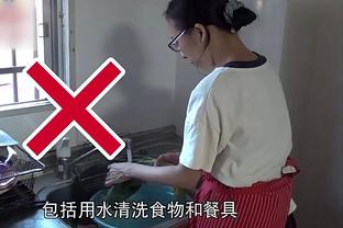 ️?瓦妮莎晒出自己与三个女儿合影庆祝圣诞！